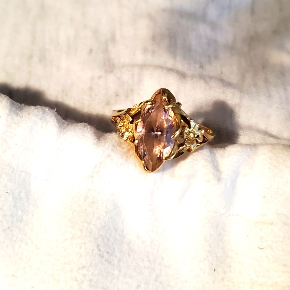 Peach Sapphire Ring size 9